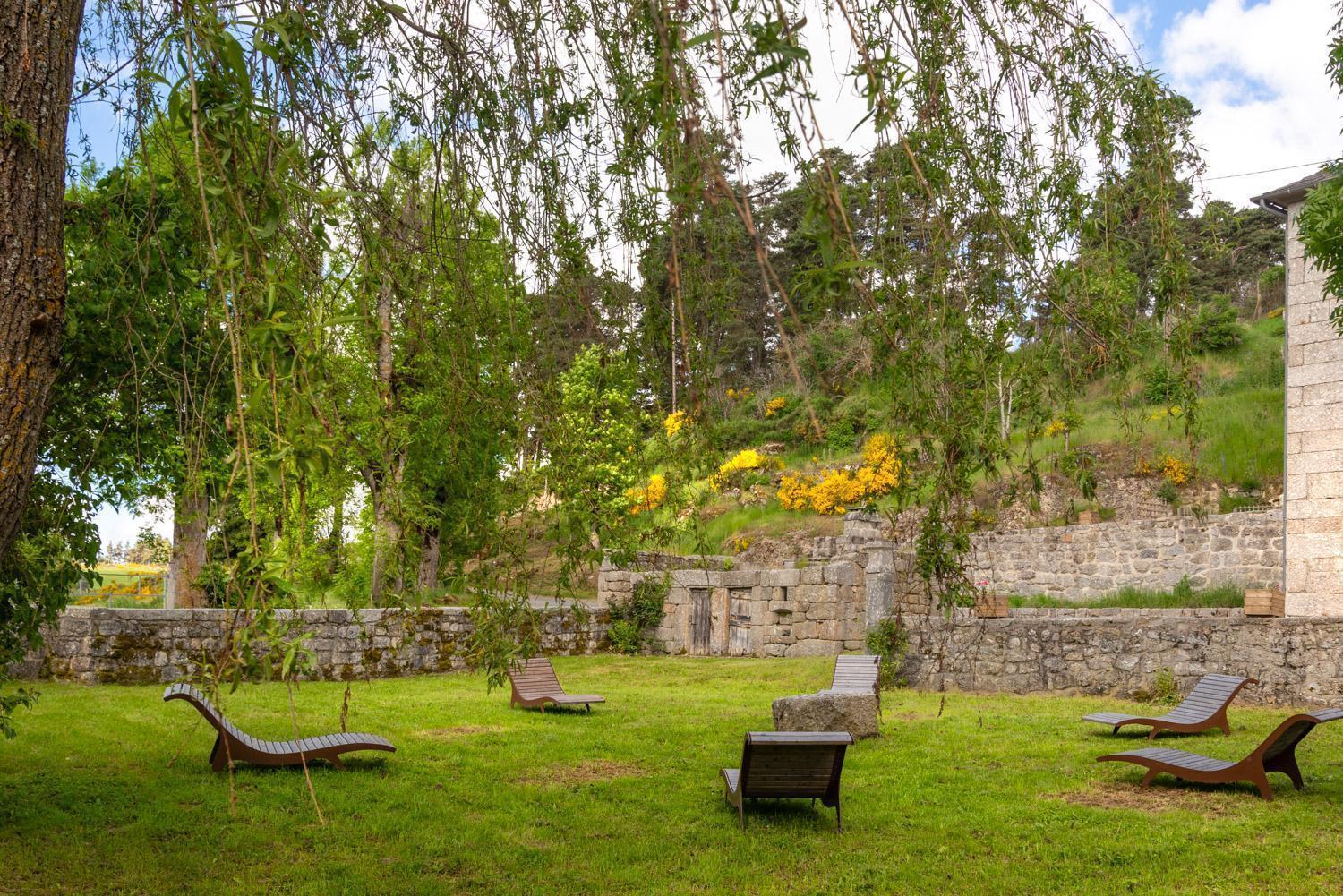 Gite De La Grange - Domaine De Coulagnettes Serverette Exterior photo